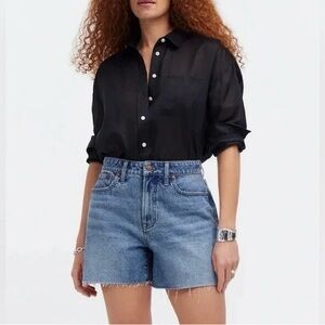 Madewell Women Dark Blue High- Rise Jean Shorts Classic Five Pokets style. Sz 28